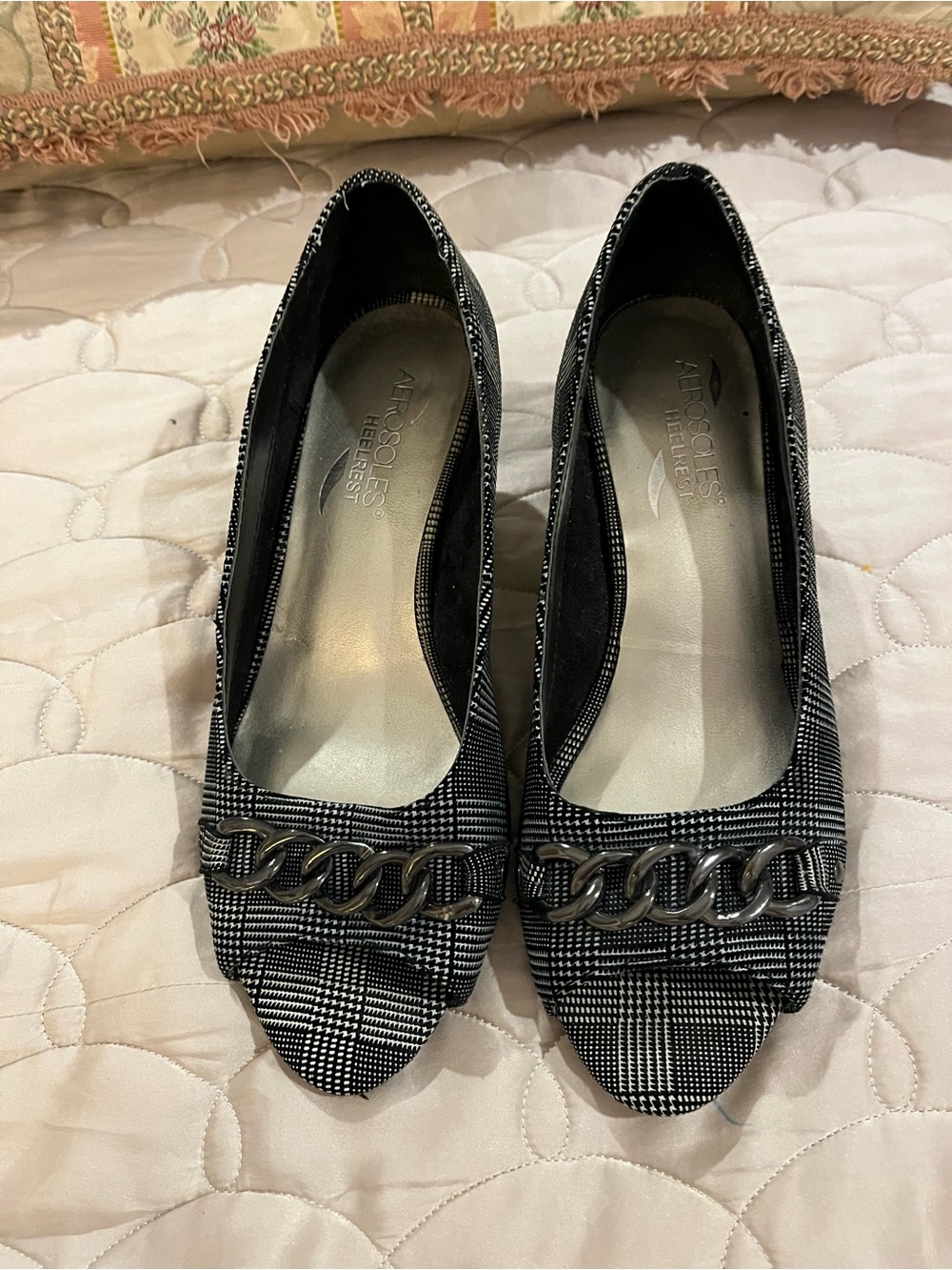 AEROSOLES Black Plaid Chain-Trim Women's Pumps